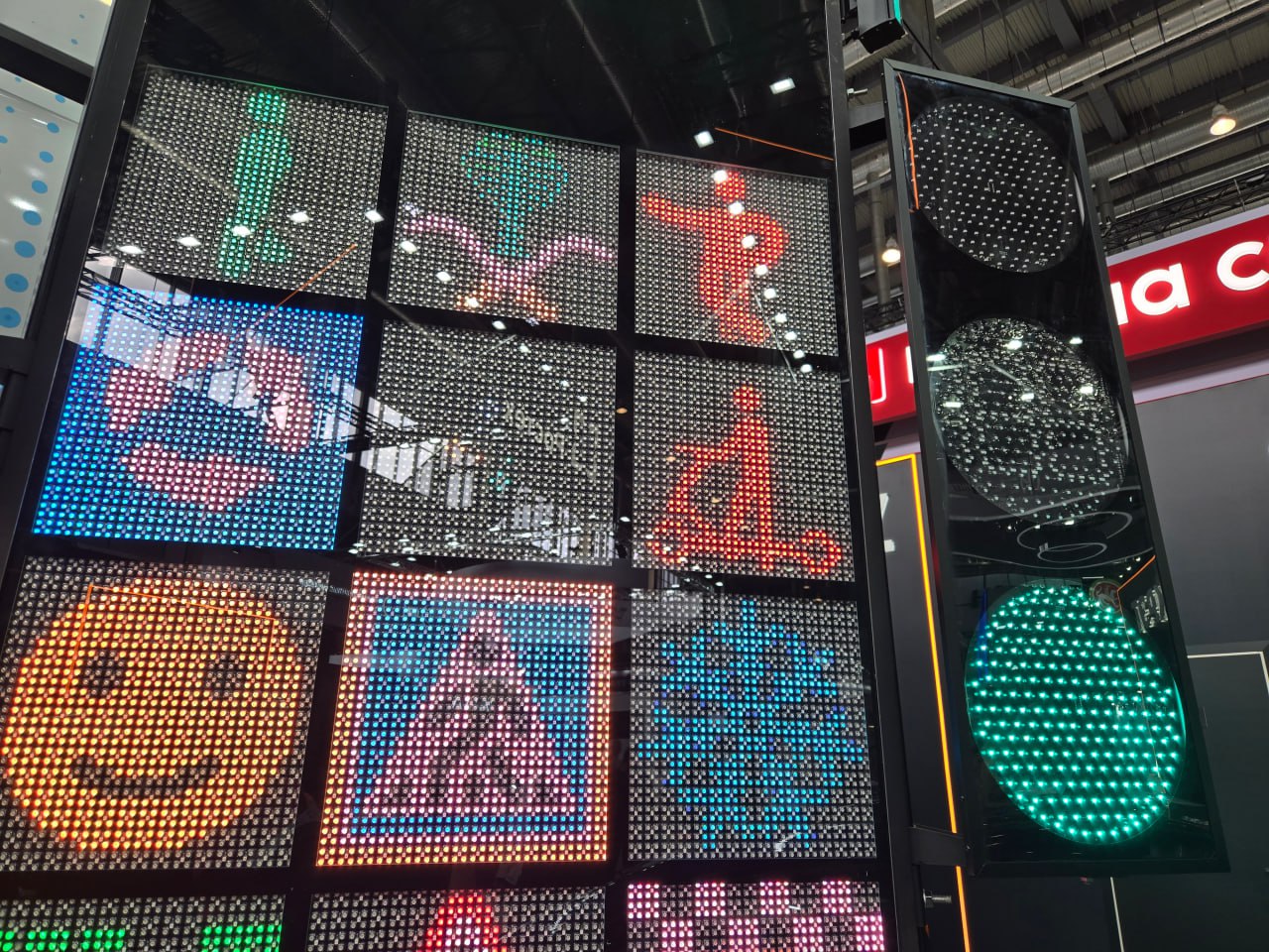 «Умные перекрестки» ускорили проезд городского транспорта в Москве в четыре раза