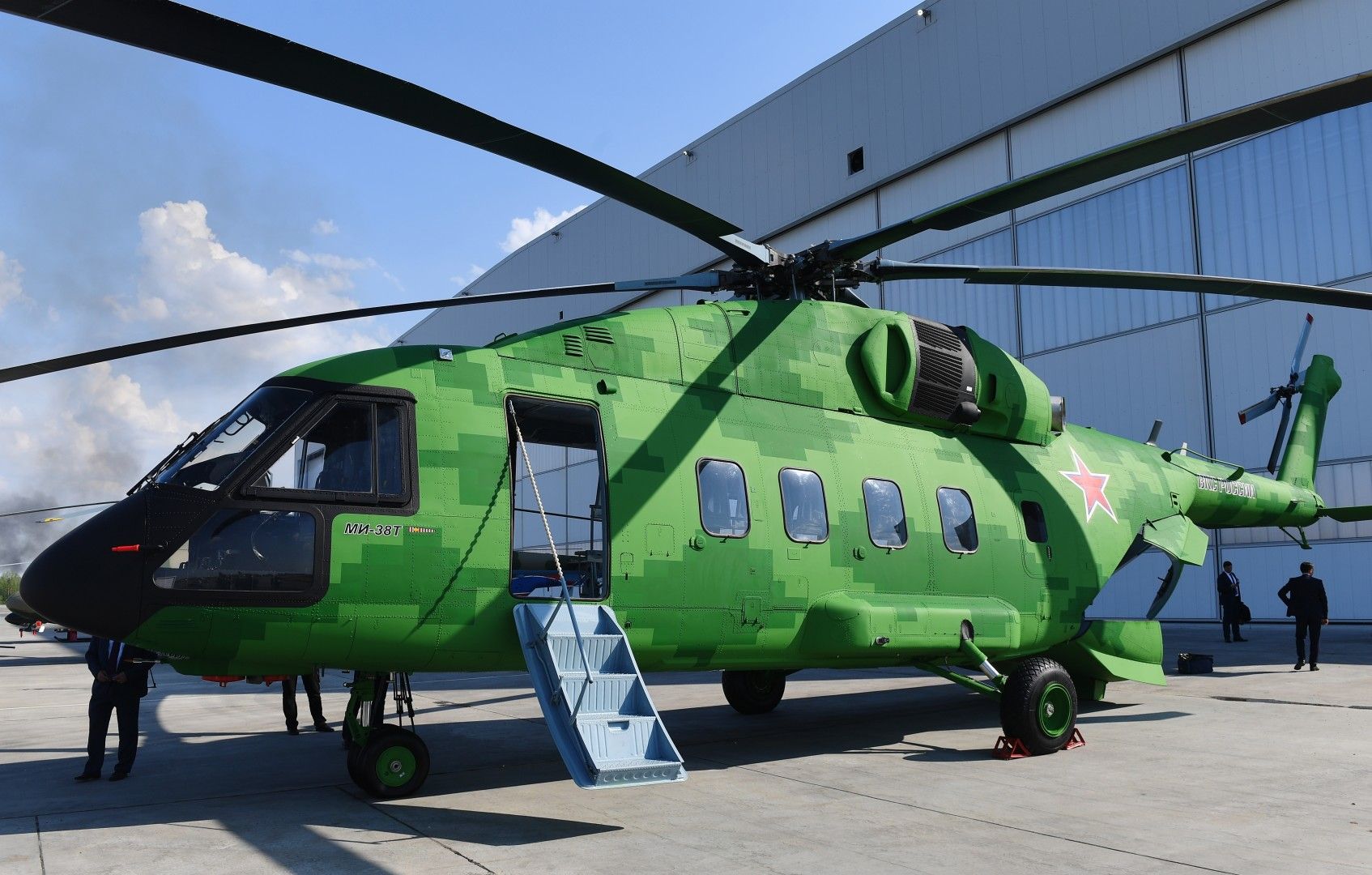 Ростех на форуме «Армия-2019» впервые представил вертолет Ми-38Т