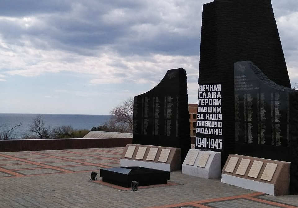«Рособоронэкспорт» к 75-летию Победы помог отреставрировать обелиск Славы