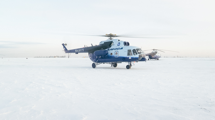 «Вертолеты России» передали авиакомпании «АЛРОСА» два Ми-8МТВ-1