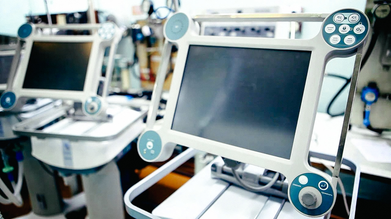 КРЭТ впервые поставил новейшие аппараты ИВЛ в российские больницы 