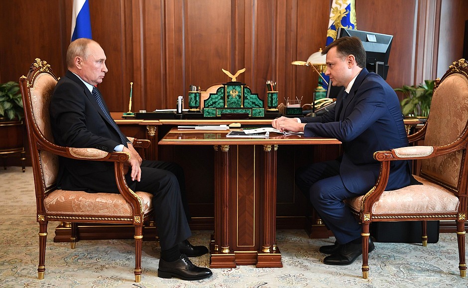 Владимир Путин провел рабочую встречу с главой ОАК