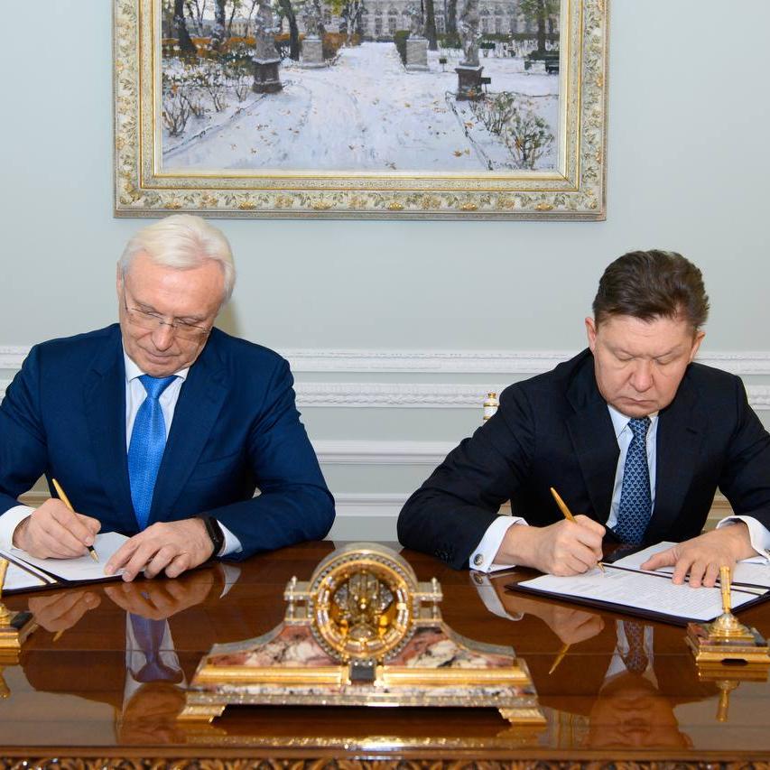КАМАЗ и «Газпром» подписали соглашение о сотрудничестве