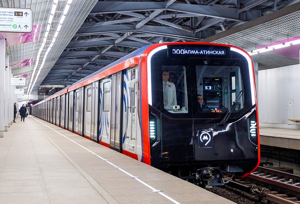 Ростех начал производить высокотехнологичные стекла для метропоездов «Москва-2024»