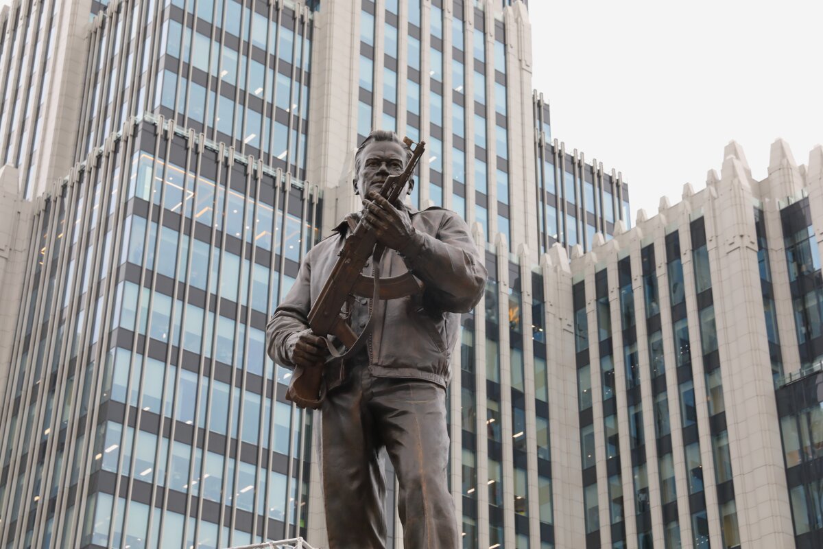 Не зарастет народная тропа: московские памятники конструкторам