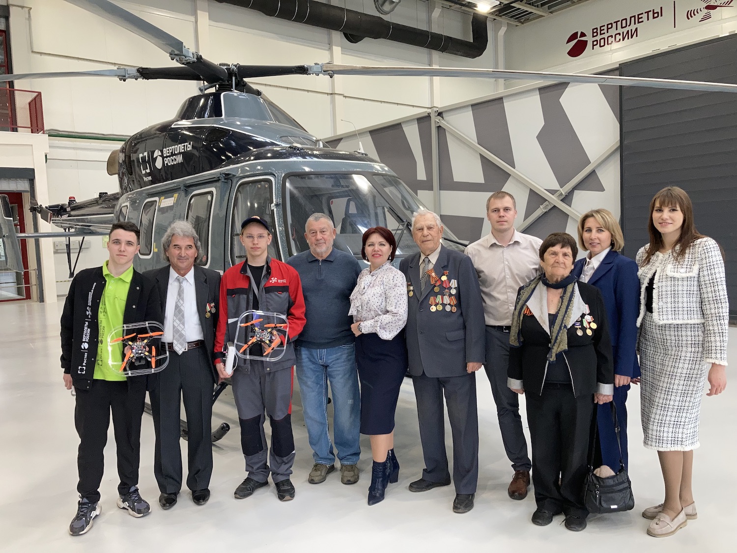 Сын Героя Советского Союза Михаила Девятаева посетил Казанский вертолетный завод