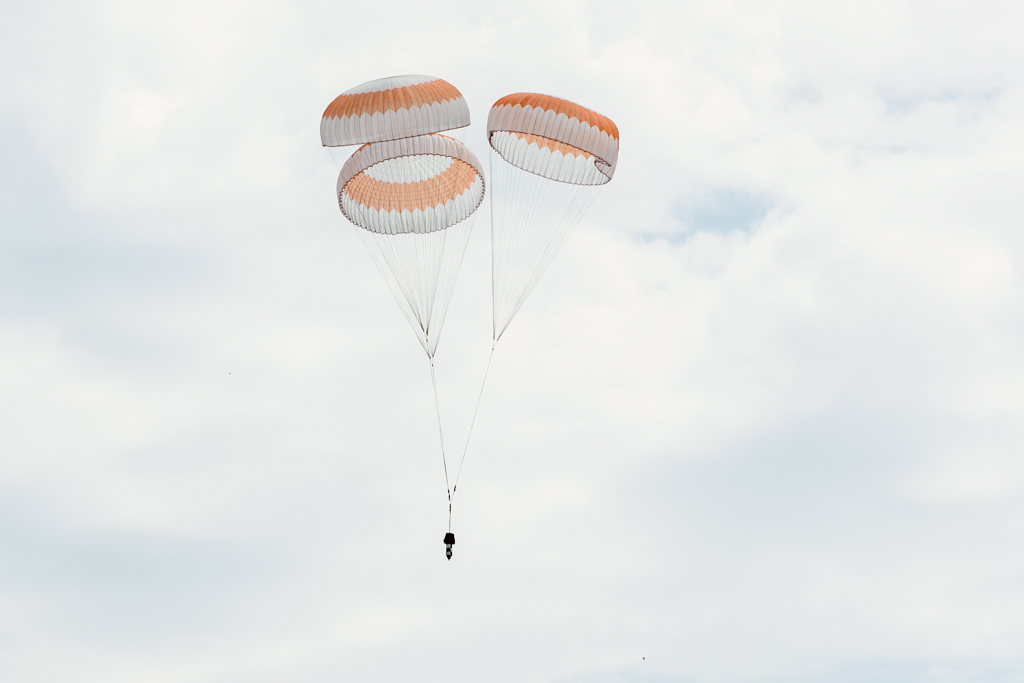 For the First Time Rostec Demonstrates Space Parachute