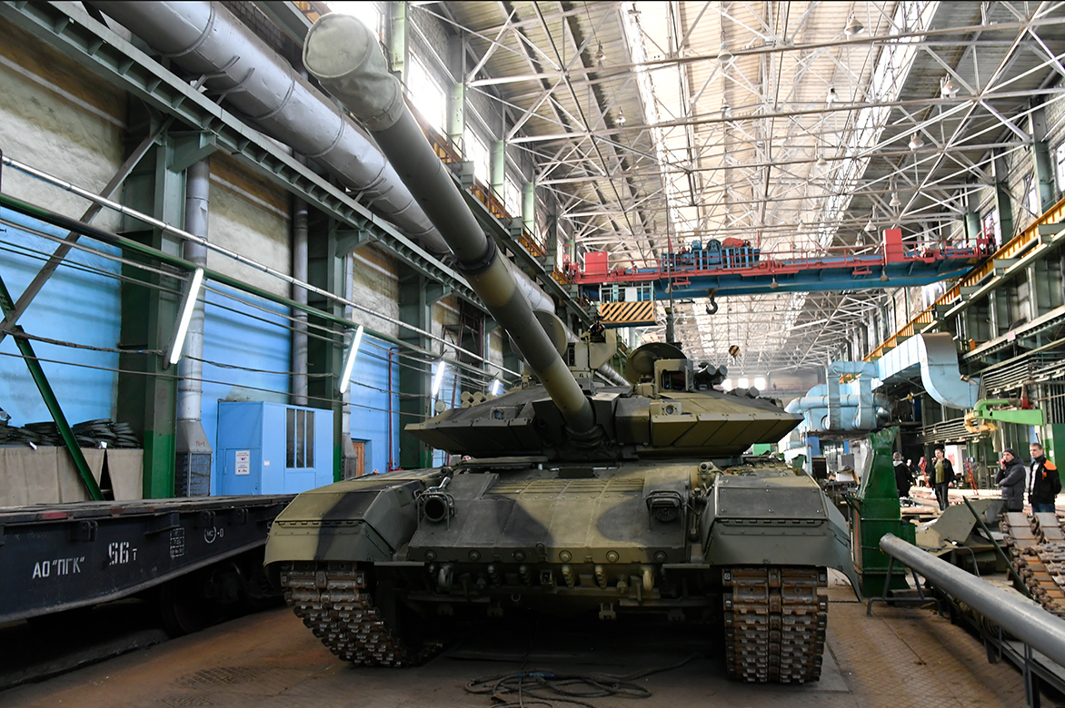 Уралвагонзавод отправил в войска партию танков Т-90М