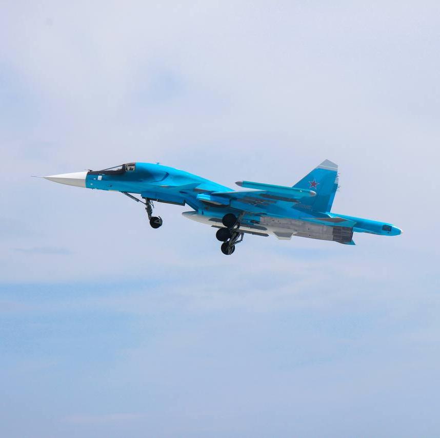 ОАК поставила Минобороны партию бомбардировщиков Су-34 