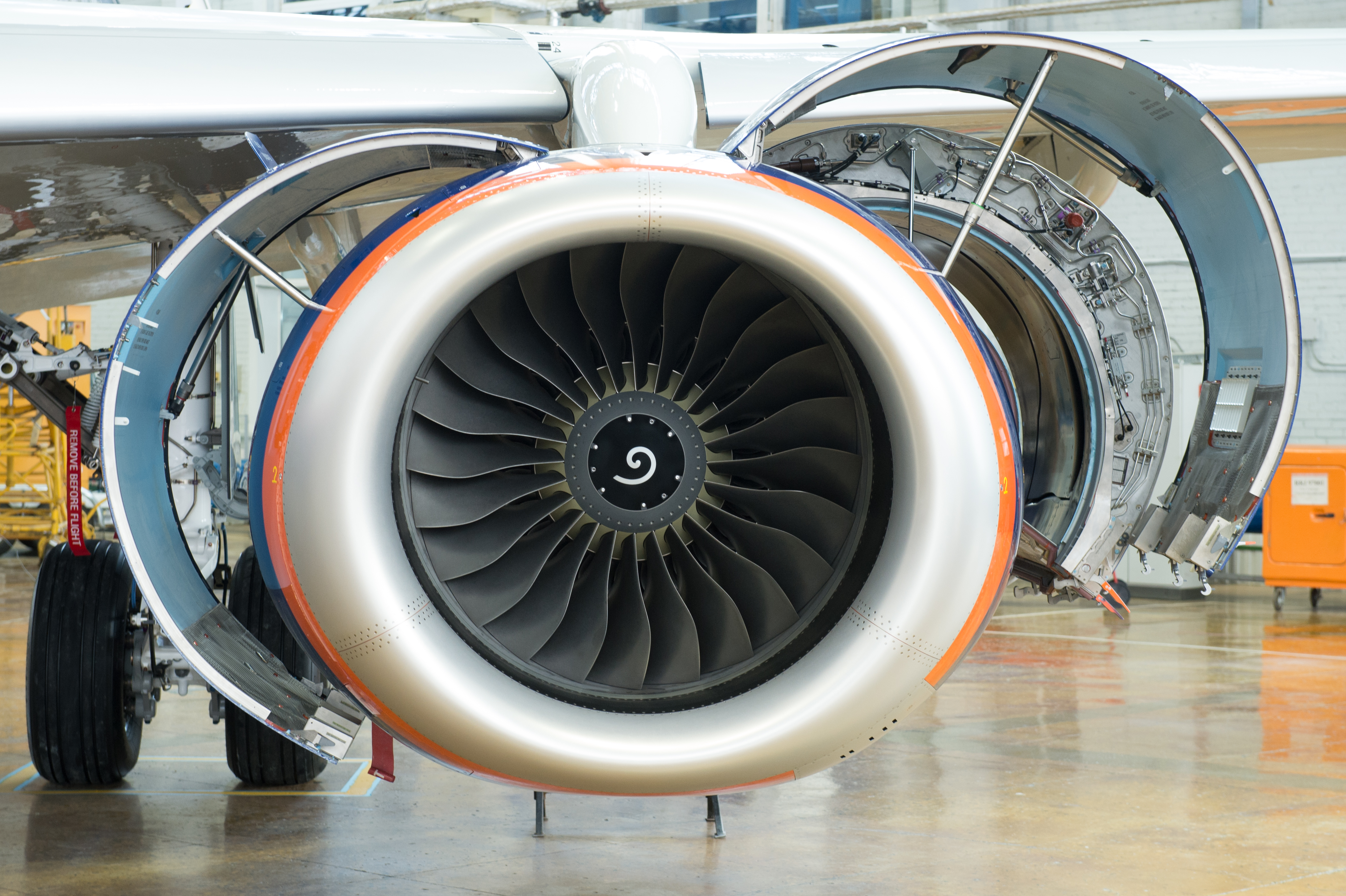 Двигатели SaM146 отработали на авиалайнерах «Аэрофлота» свыше 300 тысяч часов