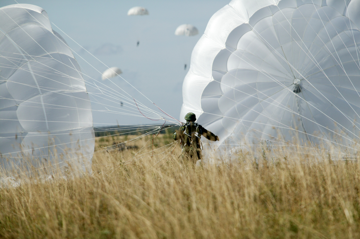 Rostec to Create Parachute for Russia’s Ratnik Next Gen Combat System