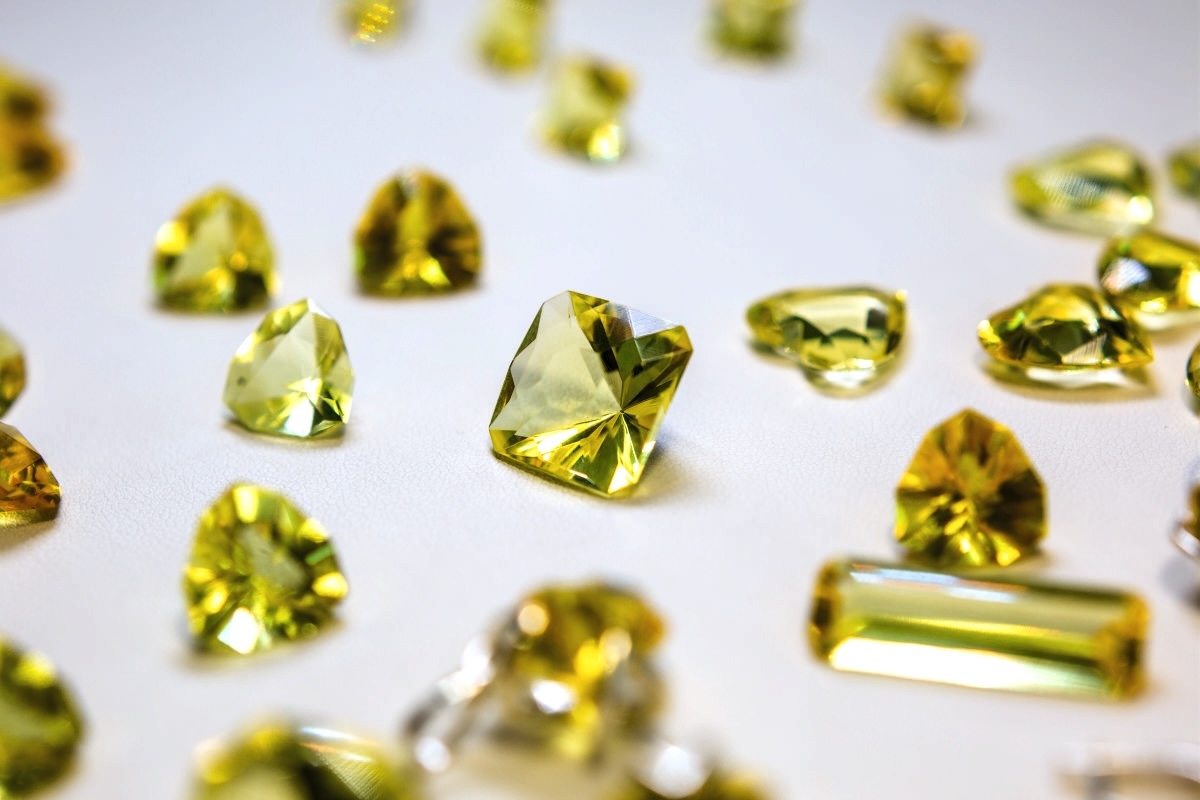 Янтарный комбинат удвоит выпуск популярных «янтарных бриллиантов»