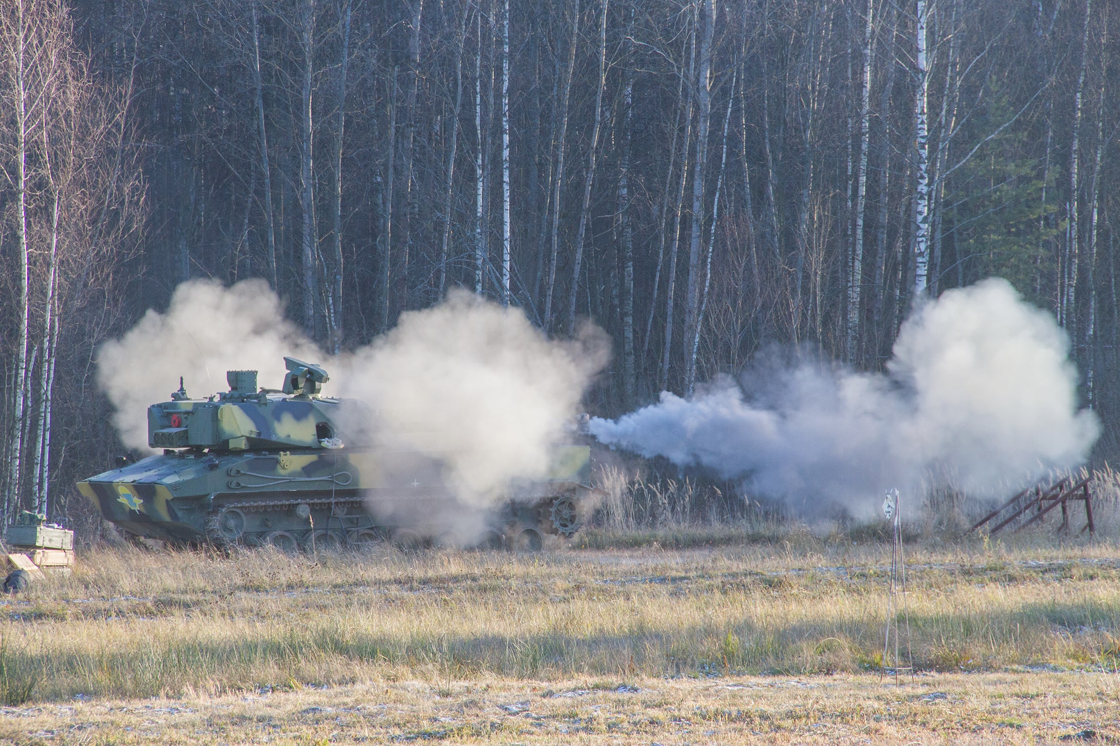 Rostec Completes Acceptance Trial of "Lotos" Self-propelled Artillery Gun
