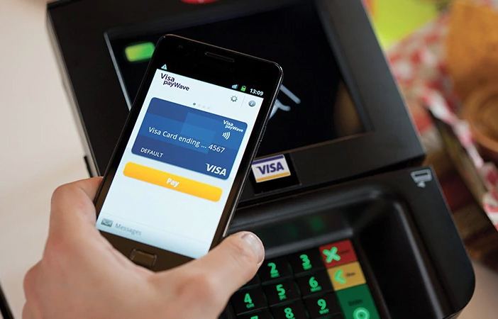 Новикомбанк запускает карты Visa с технологией бесконтактных платежей