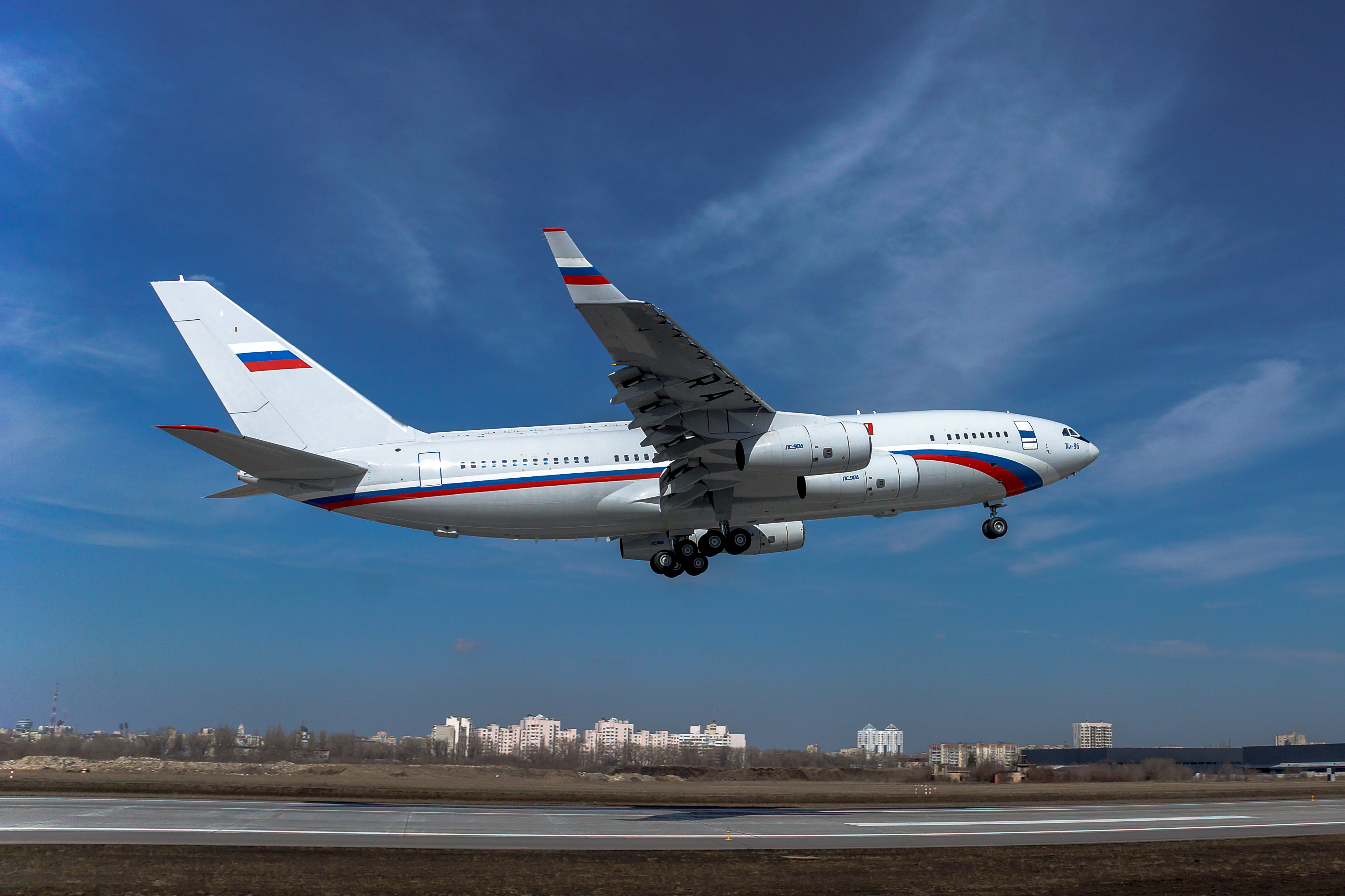 Новый Ил-96-300 совершил первый испытательный полет
