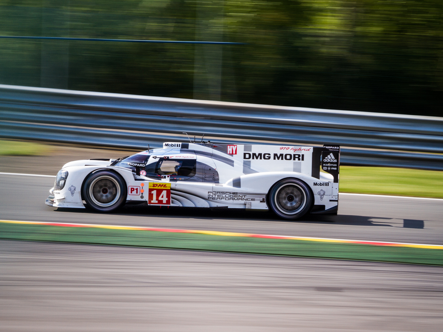 Компоненты «Швабе» обеспечили победу Porsche во Франции