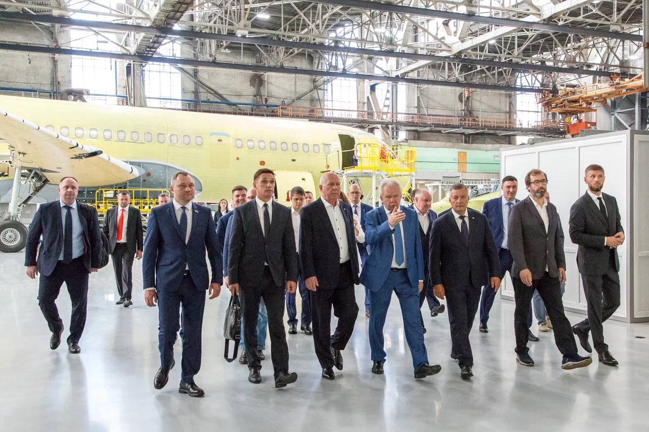 Сергей Чемезов посетил Иркутский авиационный завод