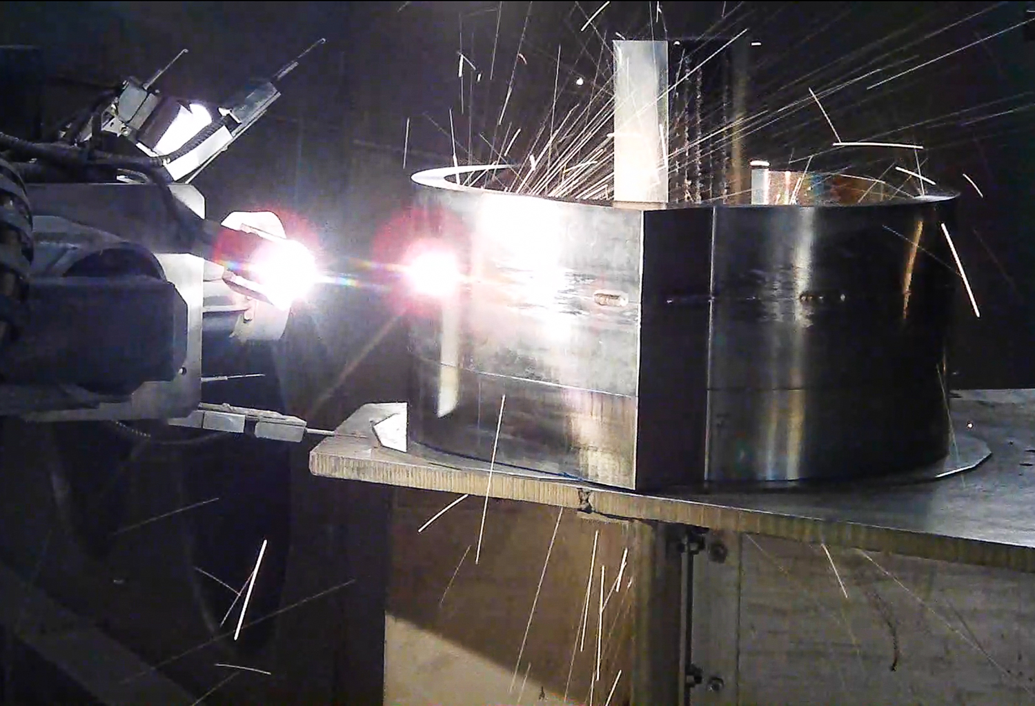 Ростех разработал комплекс-гигант для инновационной сварки крупных деталей 