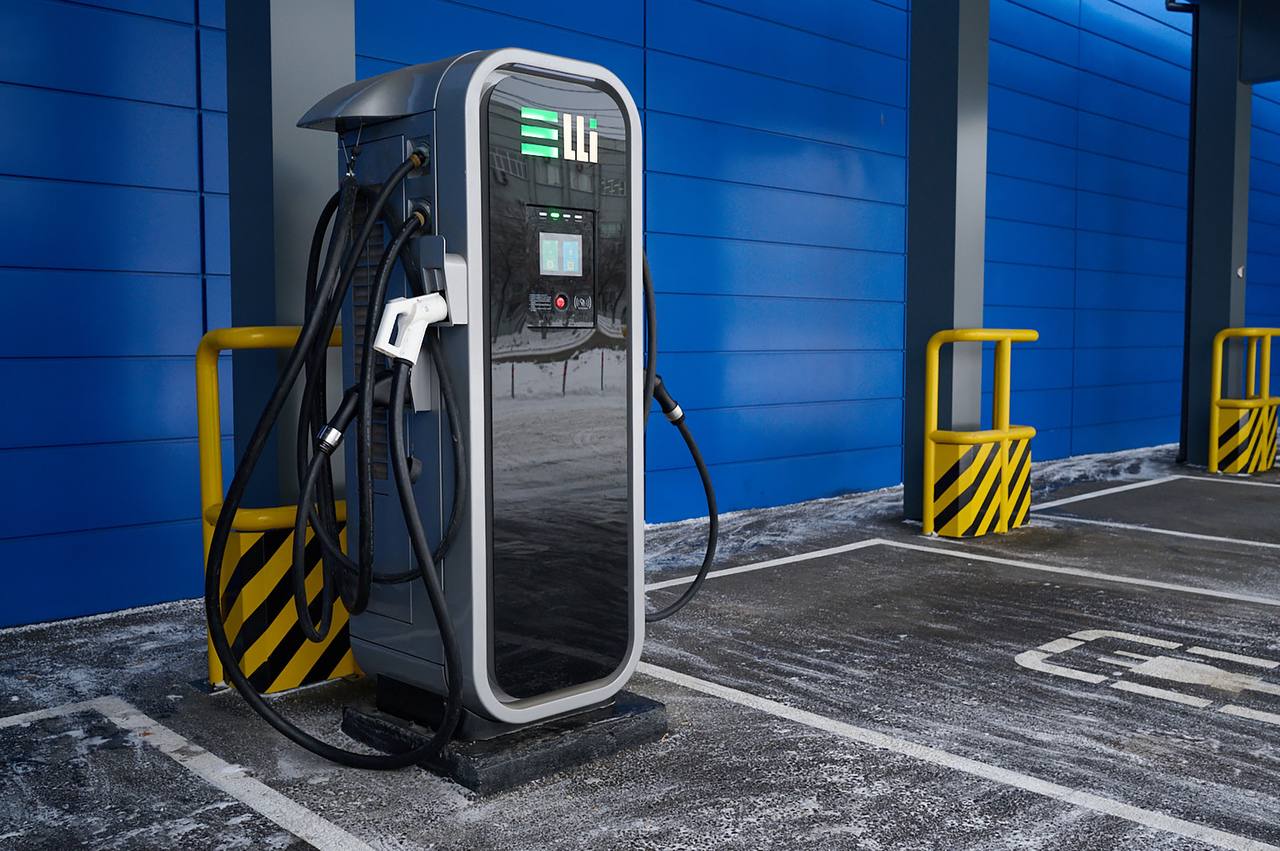 Уралвагонзавод начал серийное производство электрозаправочных станций Elli