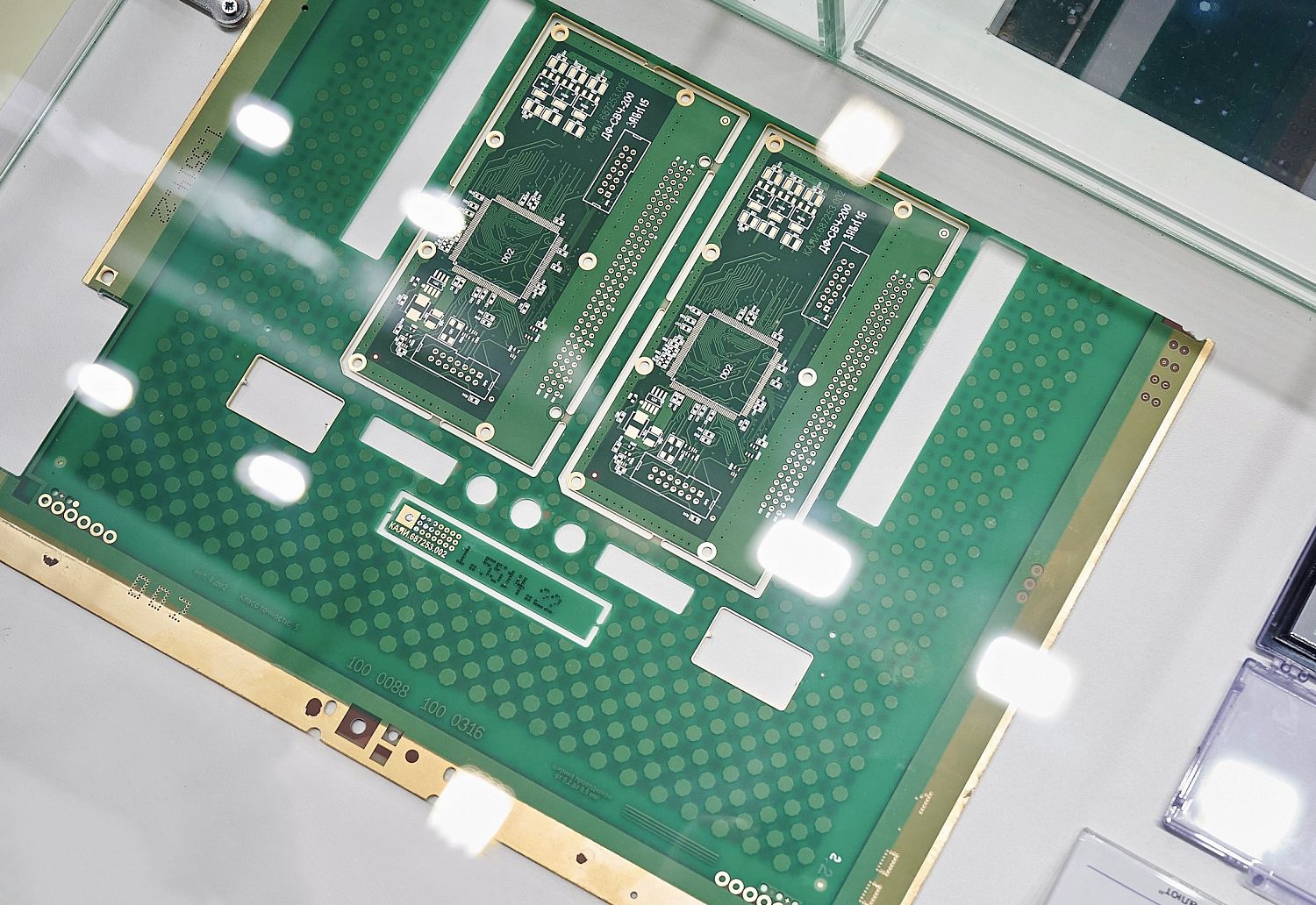 На вес золота: как драгметаллы используются в электронике