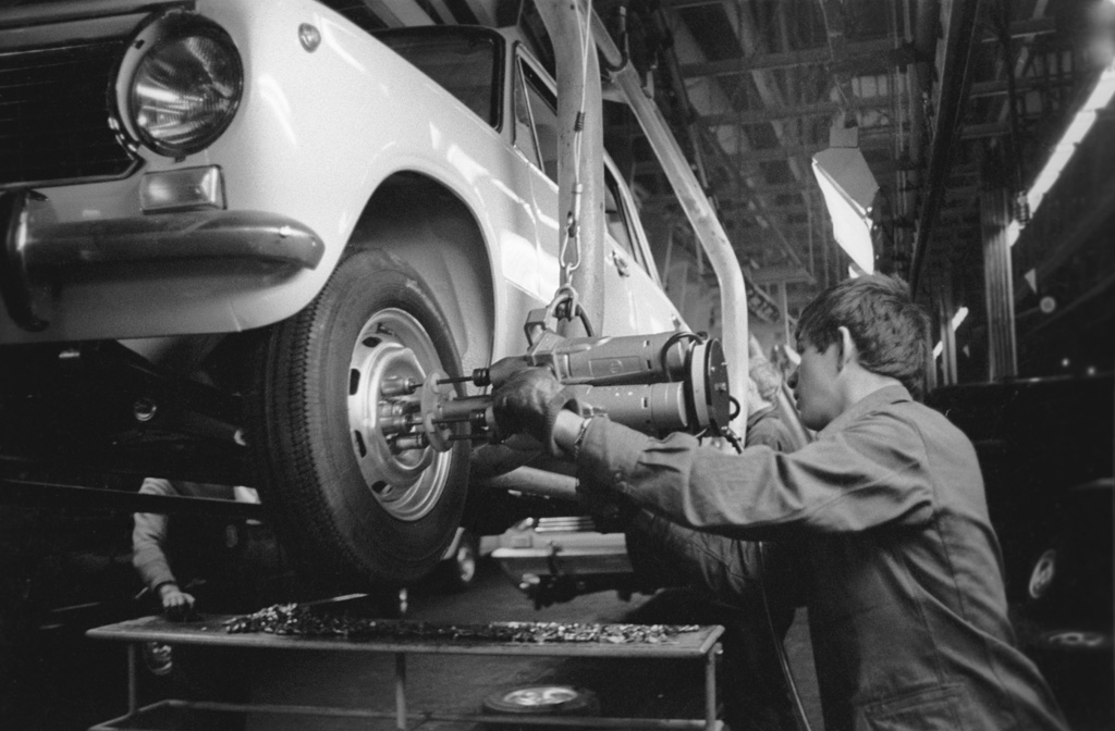 RIAN_archive_878967_AvtoVAZ-_Volga_automaking_plant_in_Togliatti,_the_Samara_Region.jpg