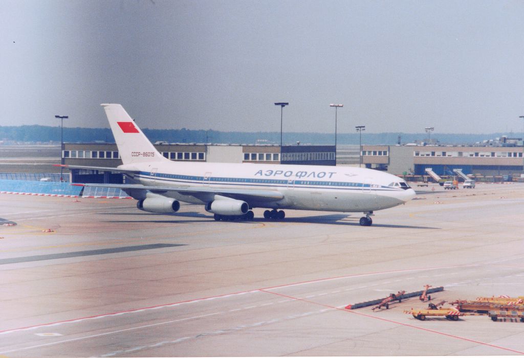 CCCP-86015-2_(54354938234).jpg