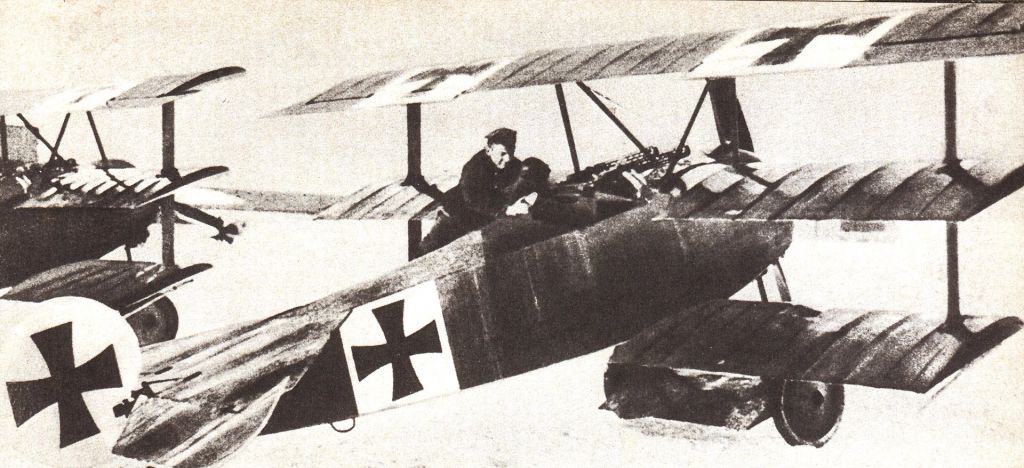 1920px-Triplan_Manfred_Freiher_von_Richthofen.jpg