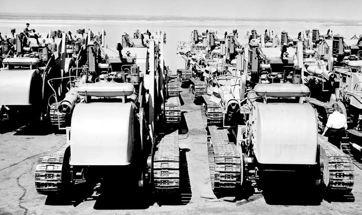 Комбайны_«СКГ_3»_завода_«Дальдизель»_перед_отправкой_на_Кубу_Хабаровск.png Комбайны_«СКГ_3»_завода_«Дальдизель»_перед_отправкой_на_Кубу_Хабаровск.png