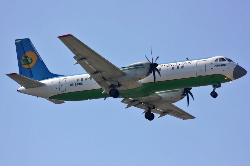 Uzbekistan_Airways_Ilyushin_Il-114_Dyubin.jpg