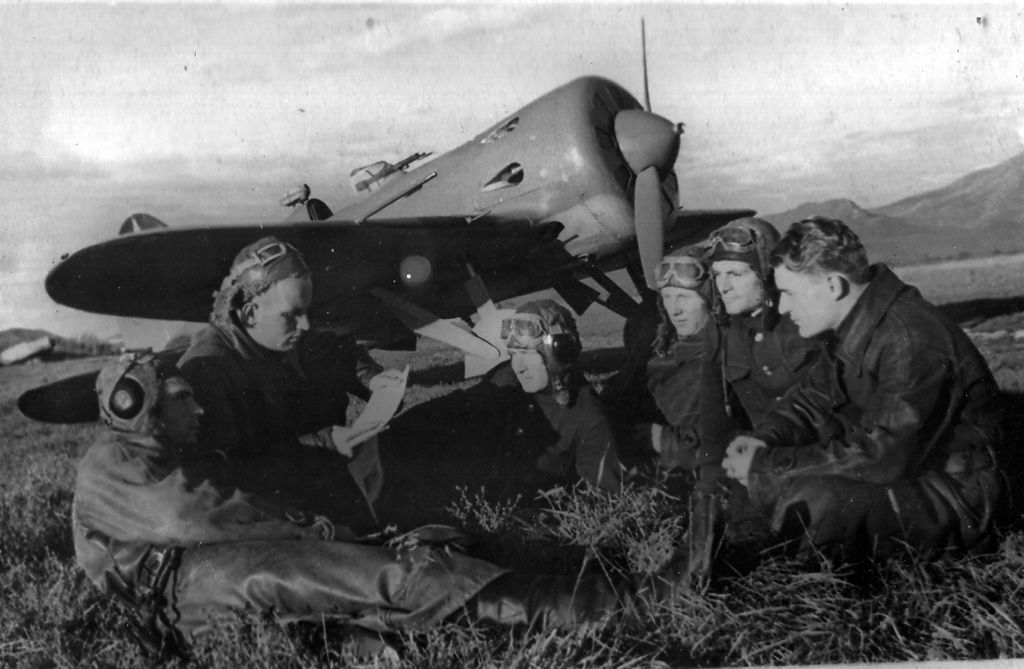 19 гвардейский истребительный авиационный полк.jpg