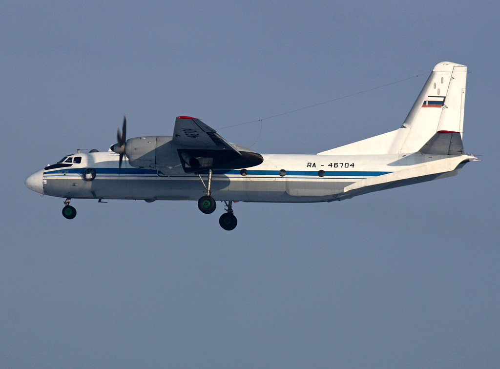 Antonov_An-26_(4321311319).jpg
