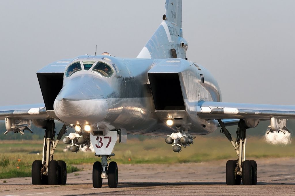 Tupolev_Tu-22M-3M,_Russia_-_Air_Force_AN2219027.jpg