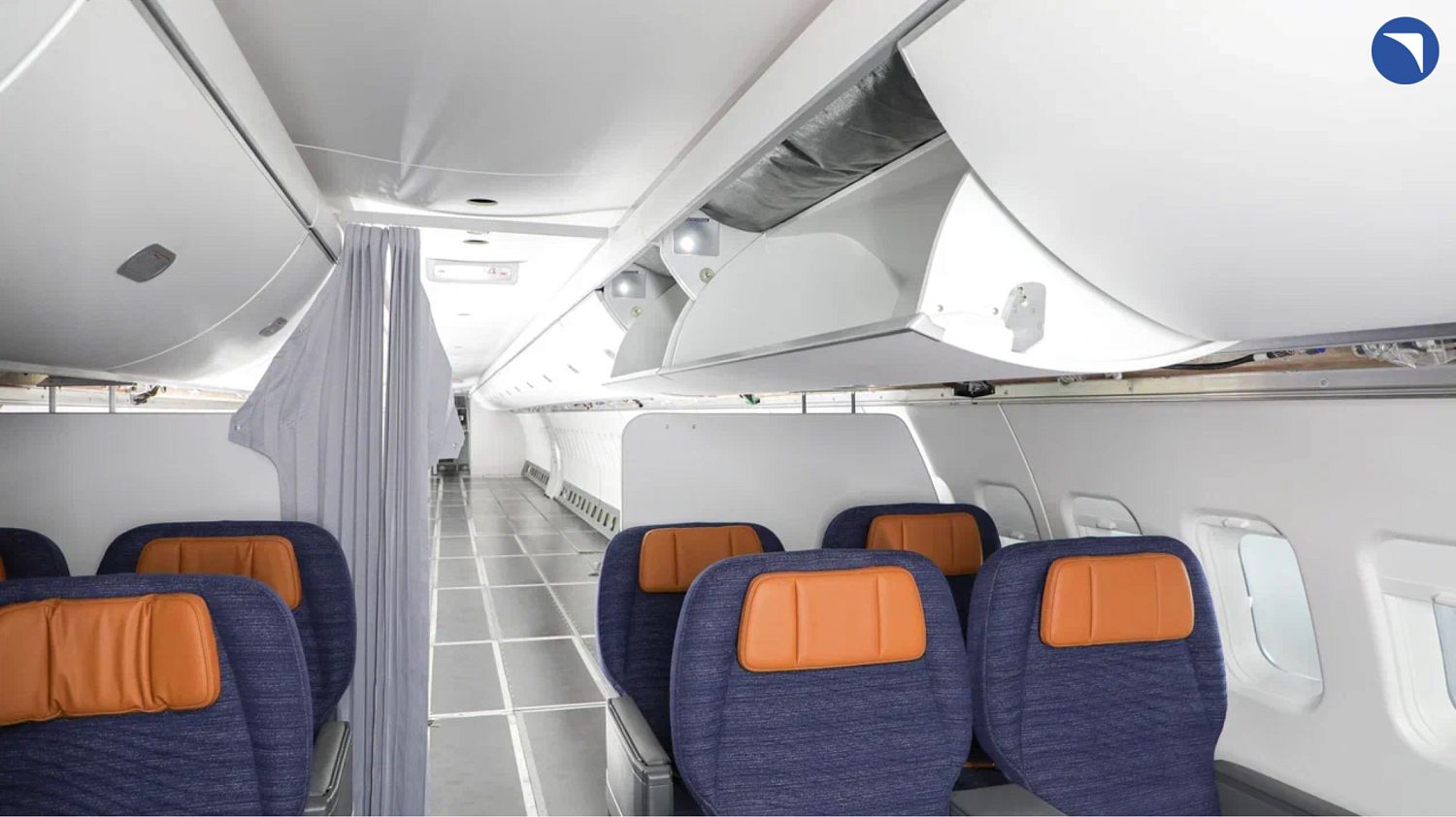 На опытном МС-21 установлены отечественные интерьеры