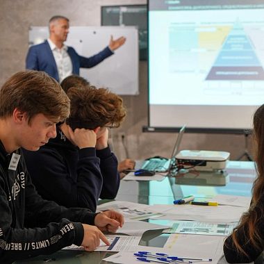 Холдинг «Швабе» внедряет новые модели проектной работы по образовательному треку «Ростех. Биотехмед»