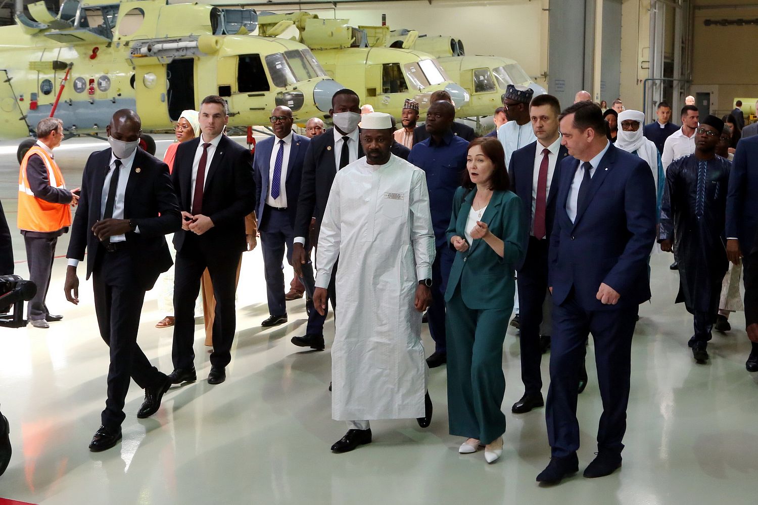 Казанское предприятие «Вертолетов России» посетил Президент переходного периода Республики Мали