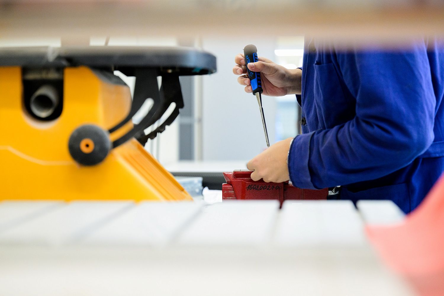 НОВИКОМ поддерживает создание индустриальных классов в ЛНР