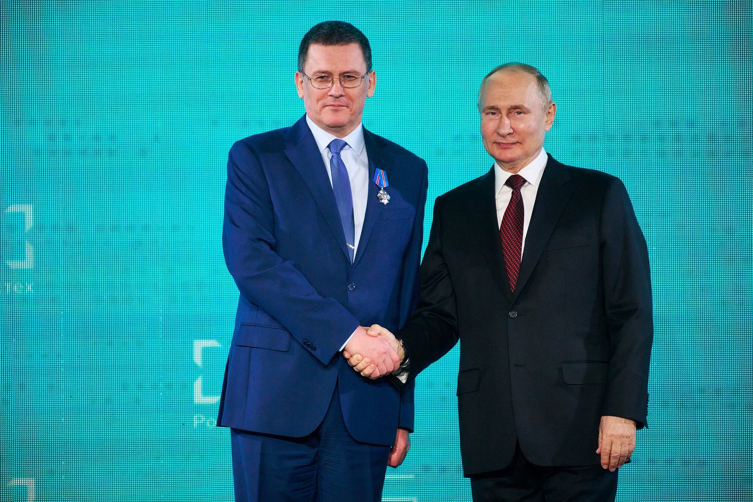 Президент России наградил орденом оружейного конструктора Дмитрия Лебедева