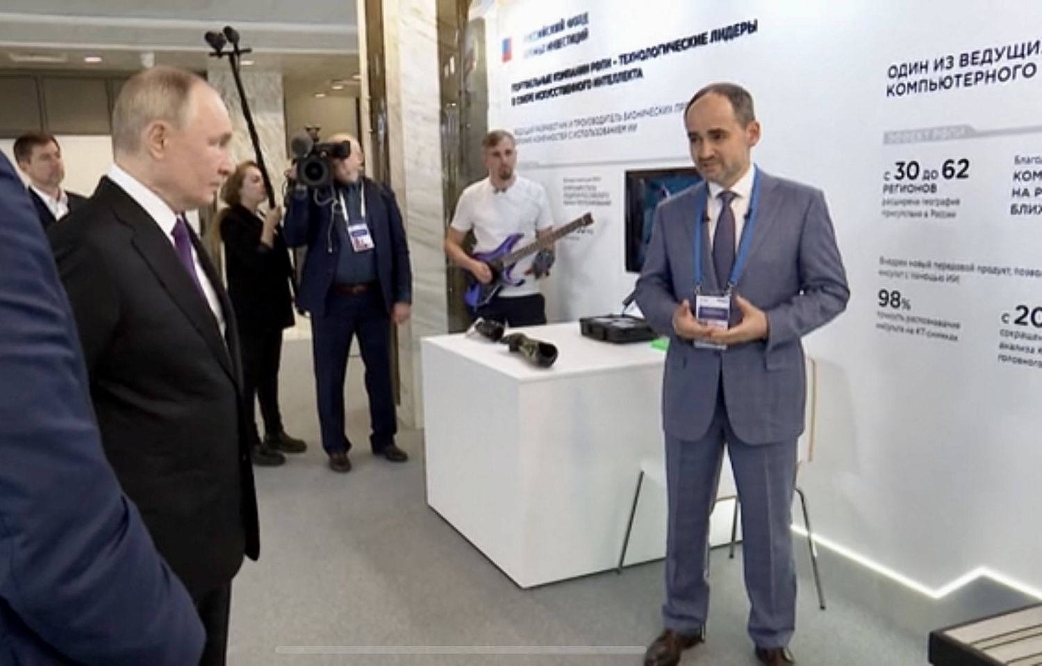 Владимир Путин ознакомился с разработками NtechLab в области ИИ