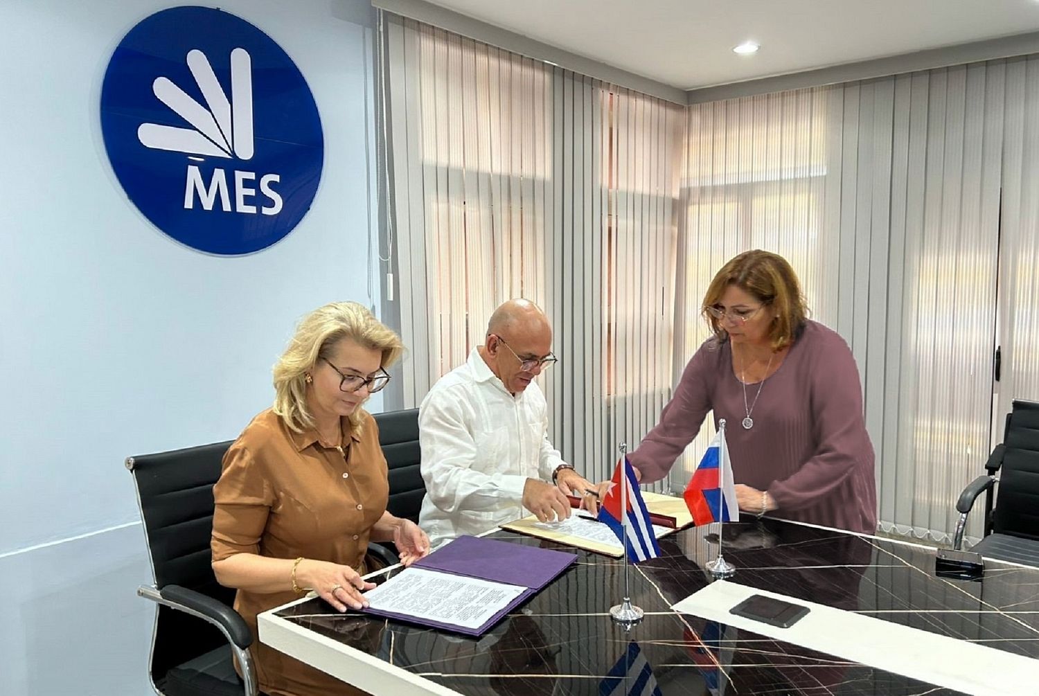 НОВИКОМ будет оказывать банковские услуги гражданам Республики Куба