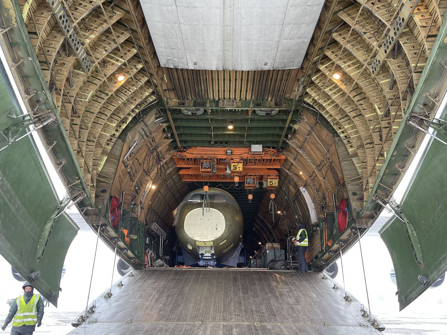 Планер SSJ-NEW прибыл в Новосибирск для испытаний