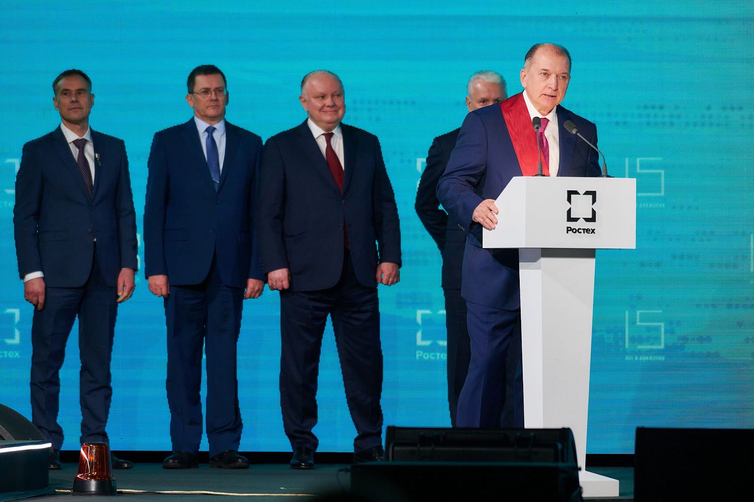 Президент России отметил сотрудников Ростеха государственными наградами