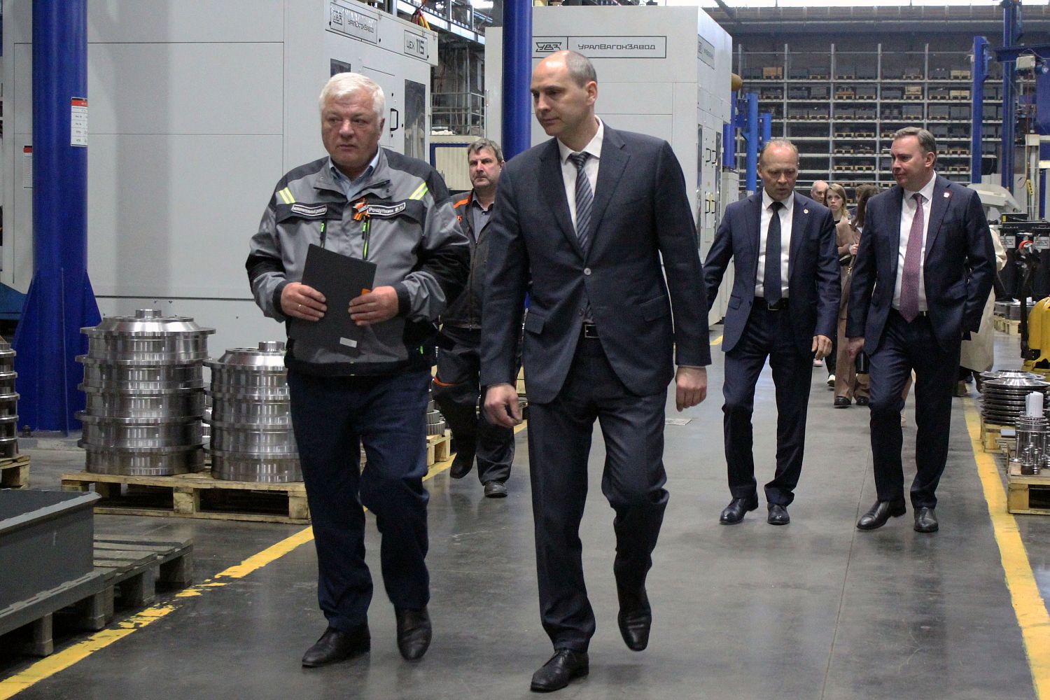 Денис Паслер посетил главный танковый конвейер страны