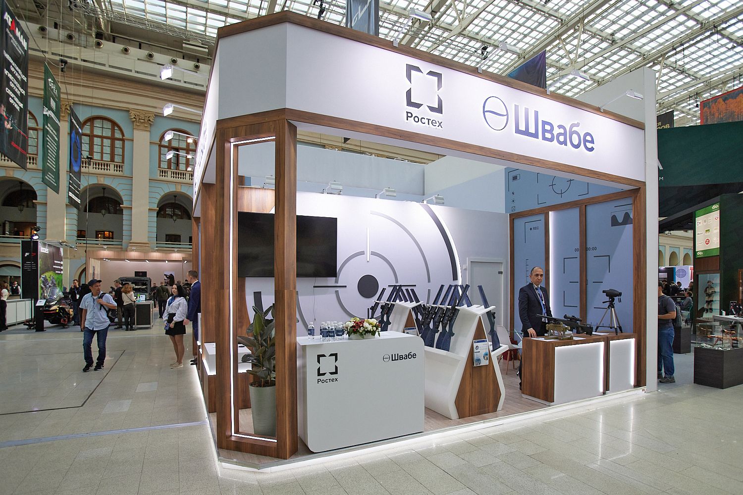 «Швабе» представляет продукцию для охотников и спортсменов на ORЁLEXPO