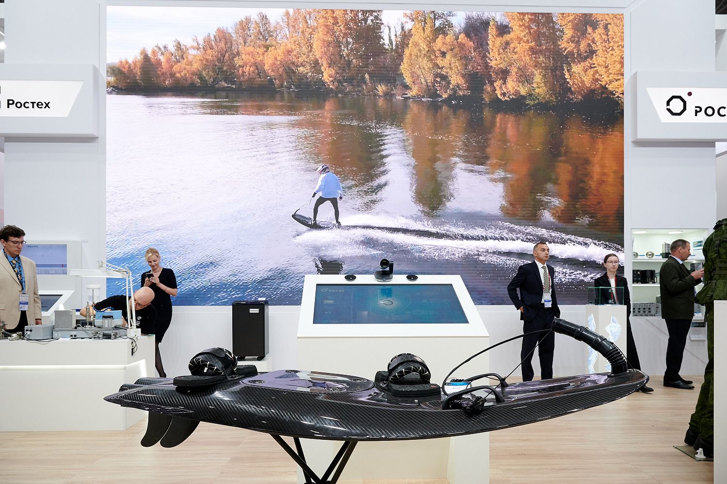 Ростех презентовал скоростной мотосерф на «Армии-2022»