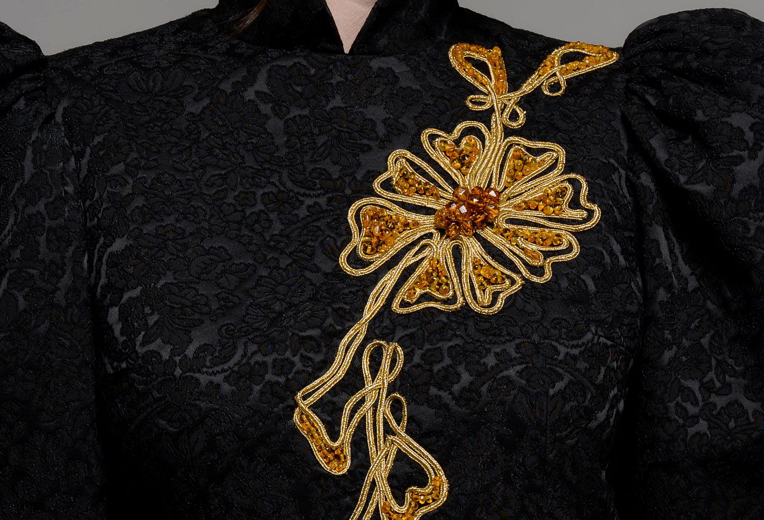 Amber Combine Brought to the Market Amber-Decorated Garments